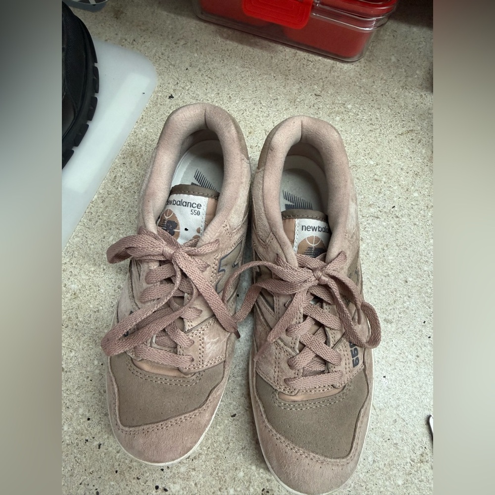 New Balance Women's Dusty Pink Suede & Mesh Sneakers size 7.5